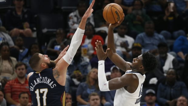 Jonas Valanciunas Jaren Jackson, Jr.